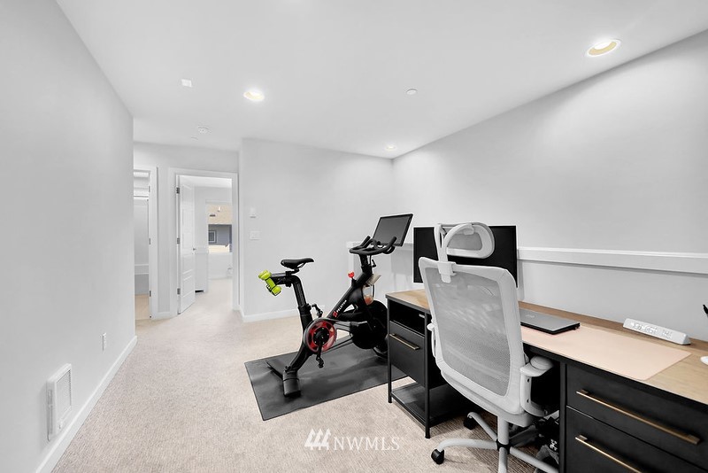 23630 6th Avenue Southeast, Unit D Bothell, WA 98021 - Photo 19 of 36