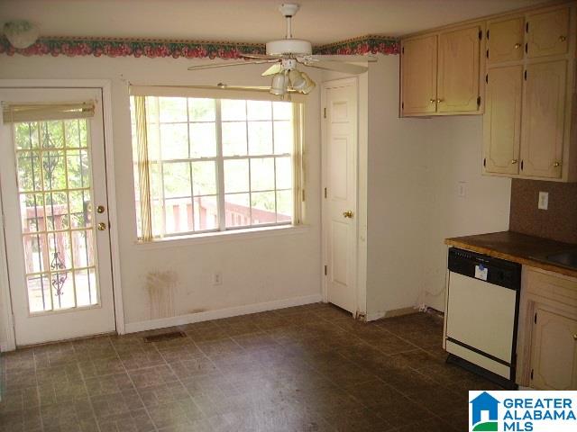 1232 Post Oak Circle Fairfield, AL 35064 - Photo 6 of 25