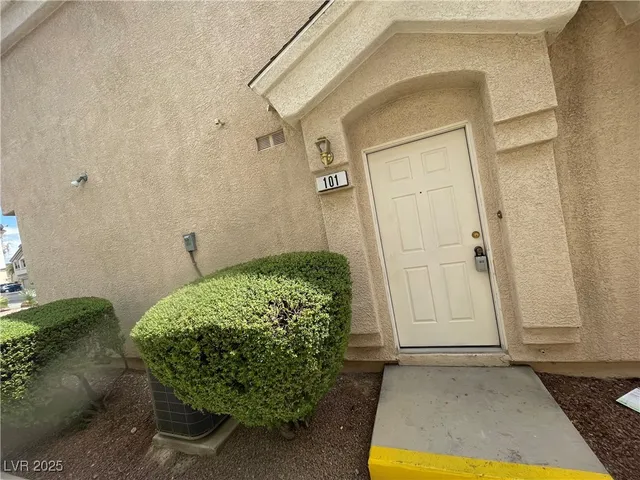 $1,416 | 3047 Errol Flynn Street, Unit 101, Las Vegas, NV 89122