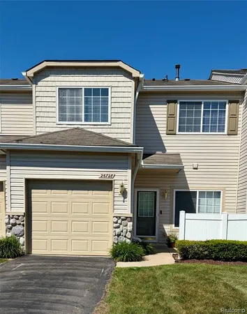 $185,900 | 26728 Ashton Drive, Trenton, MI 48183