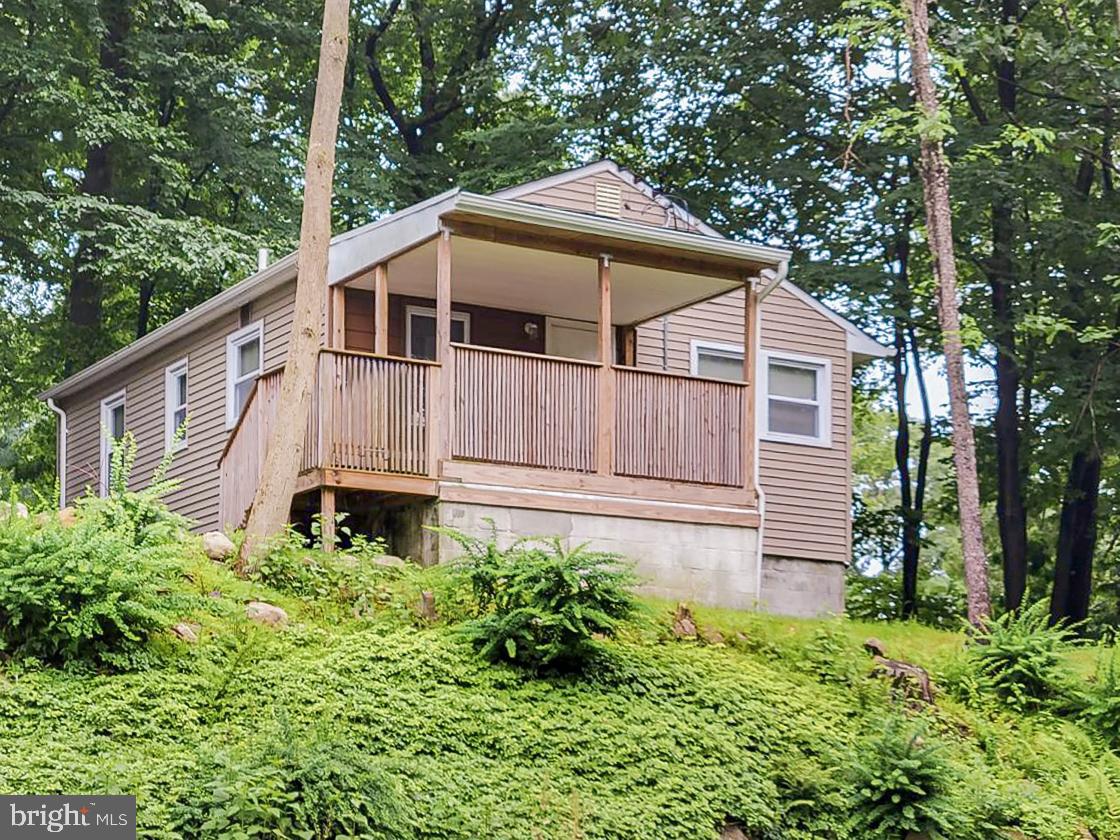 4 Oliver Road Landing, NJ 07850 - Photo 2 of 24