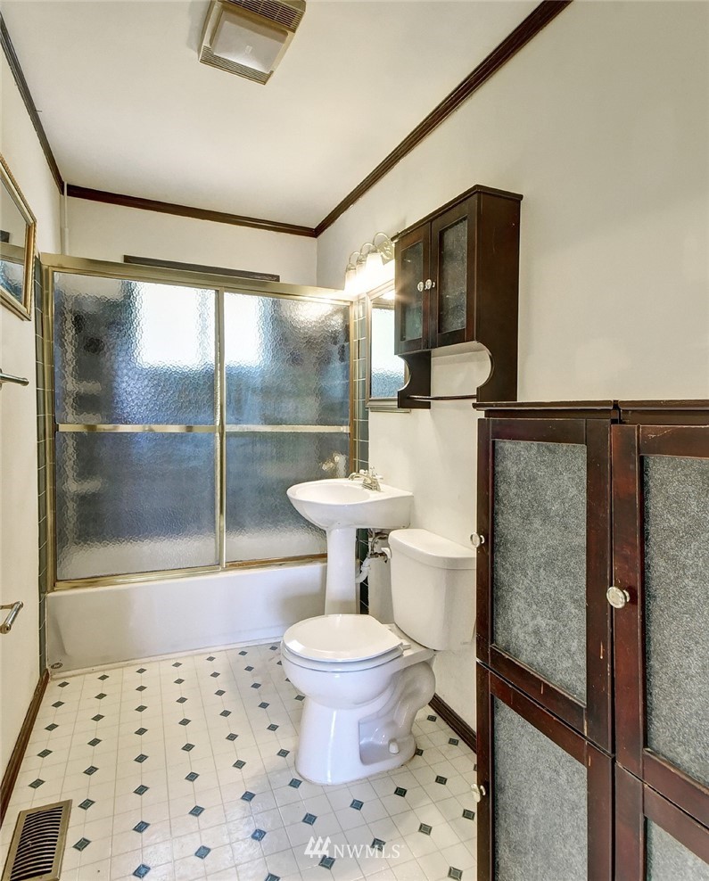 2326 Northeast 9th Place Renton, WA 98056 - Photo 12 of 20 Gallery Image 12