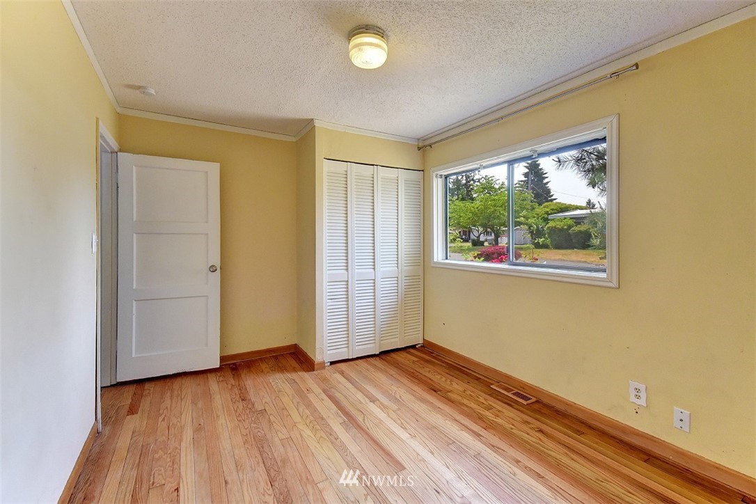 2326 Northeast 9th Place Renton, WA 98056 - Photo 14 of 20 Gallery Image 14