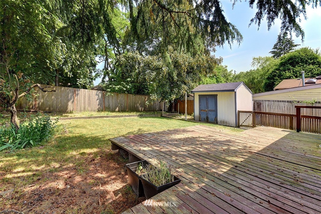 2326 Northeast 9th Place Renton, WA 98056 - Photo 15 of 20 Gallery Image 15