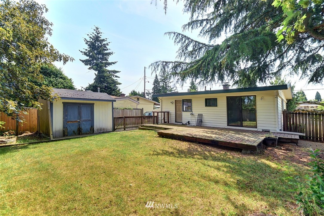 2326 Northeast 9th Place Renton, WA 98056 - Photo 18 of 20 Gallery Image 18