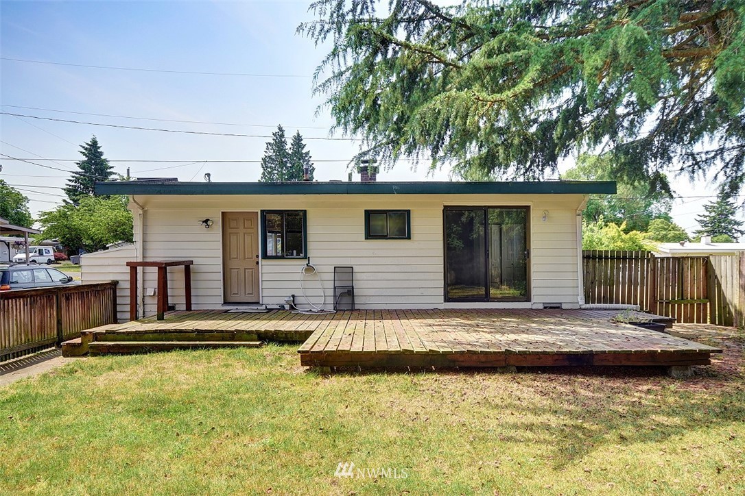 2326 Northeast 9th Place Renton, WA 98056 - Photo 19 of 20 Gallery Image 19