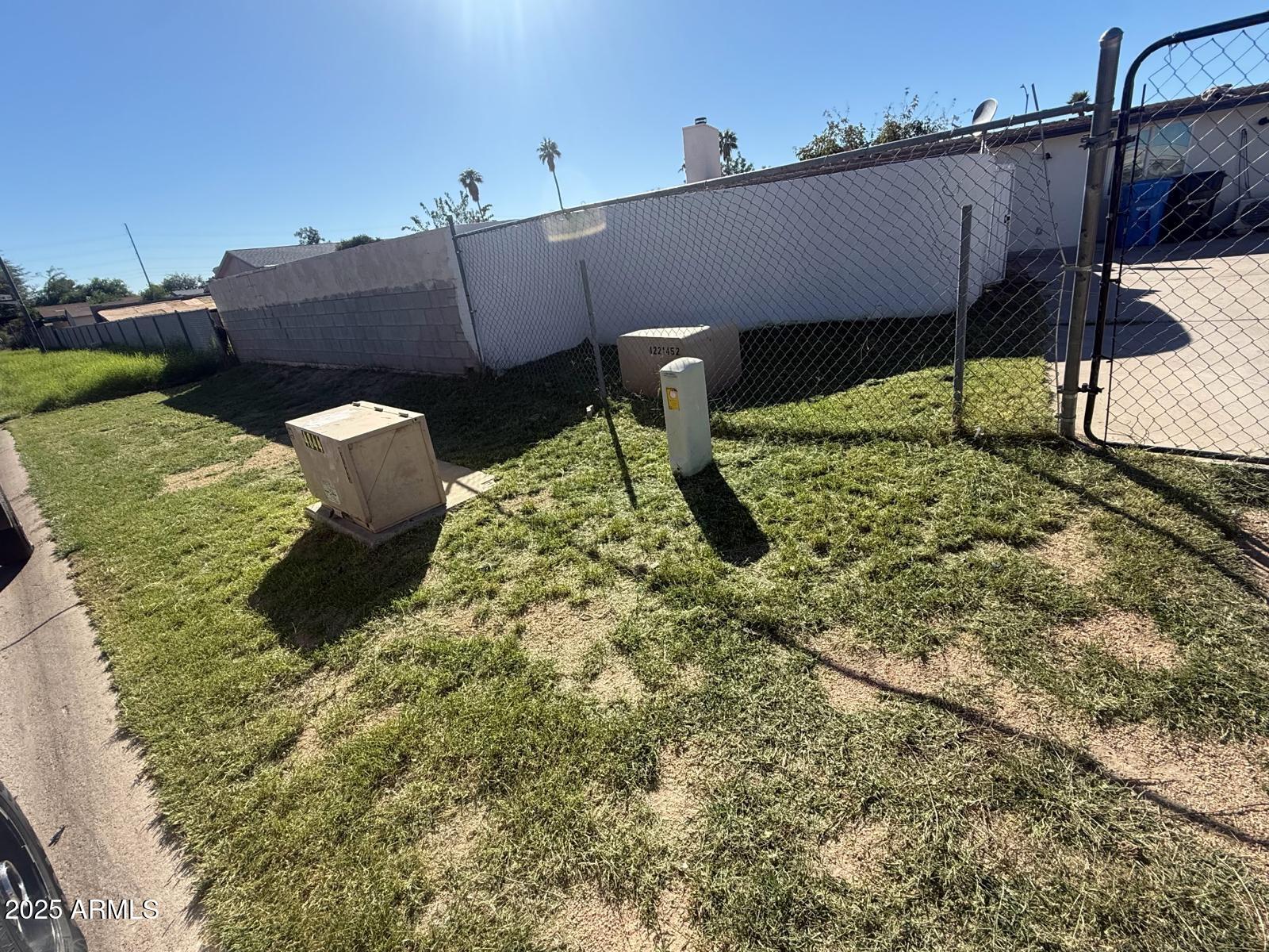 18835 North 25th Way Phoenix, AZ 85050 - Photo 9 of 9 a terrace of a house