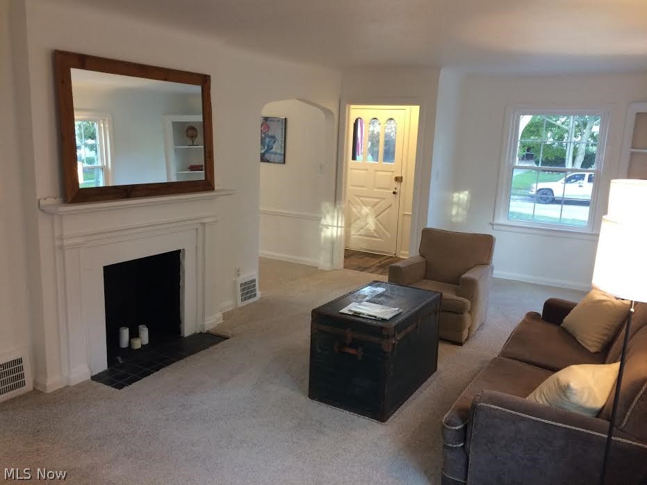 1148 Winston Road Cleveland, OH 44121 - Photo 3 of 27