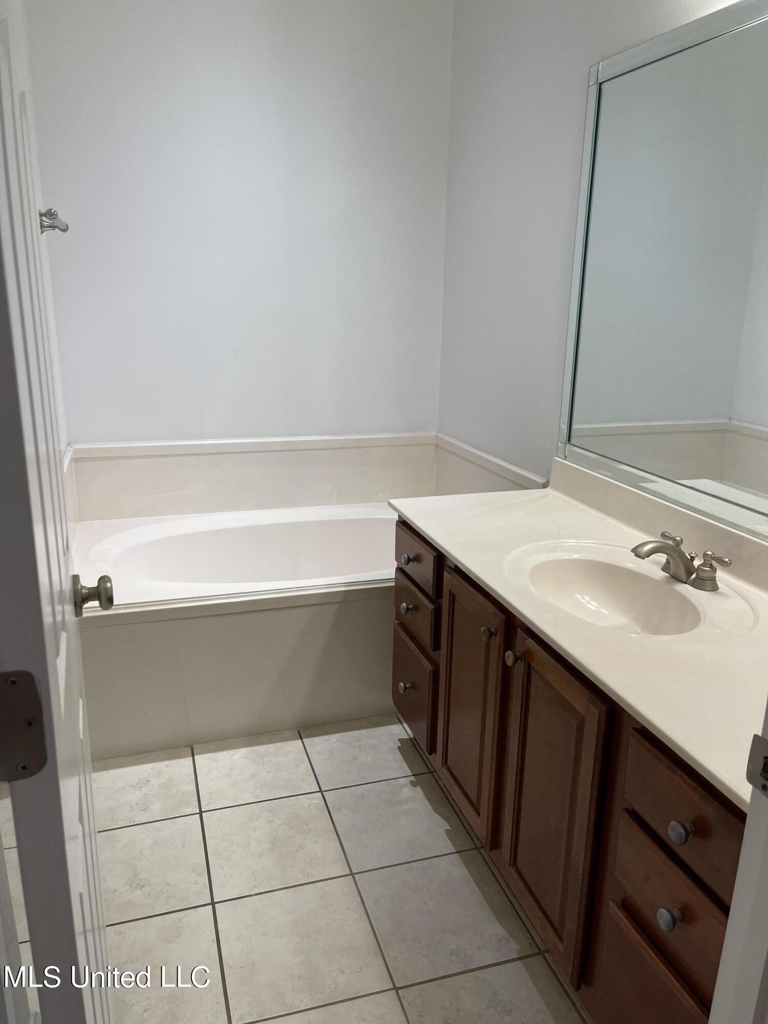 1805 Geerkin Street, Unit 7 Pascagoula, MS 39581 - Photo 22 of 22 IMG_0851