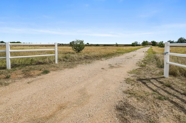$589,900 | 915 South Tignor Street, Pampa, TX 79065