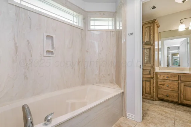 $589,900 | 915 South Tignor Street, Pampa, TX 79065