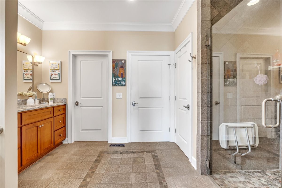 190 Stonegate Drive Smithville, TN 37166 - Photo 36 of 71 a bathroom with a sink and a mirror