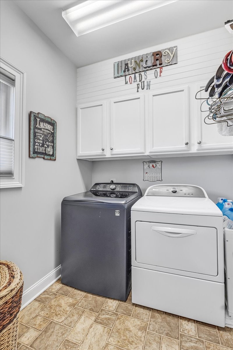 190 Stonegate Drive Smithville, TN 37166 - Photo 51 of 71 a view of kitchen with washer and dryer
