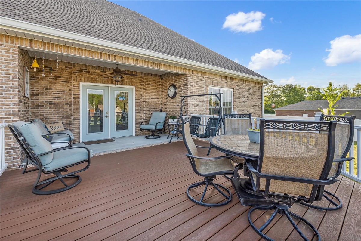 190 Stonegate Drive Smithville, TN 37166 - Photo 52 of 71 a view of a patio with table and chairs