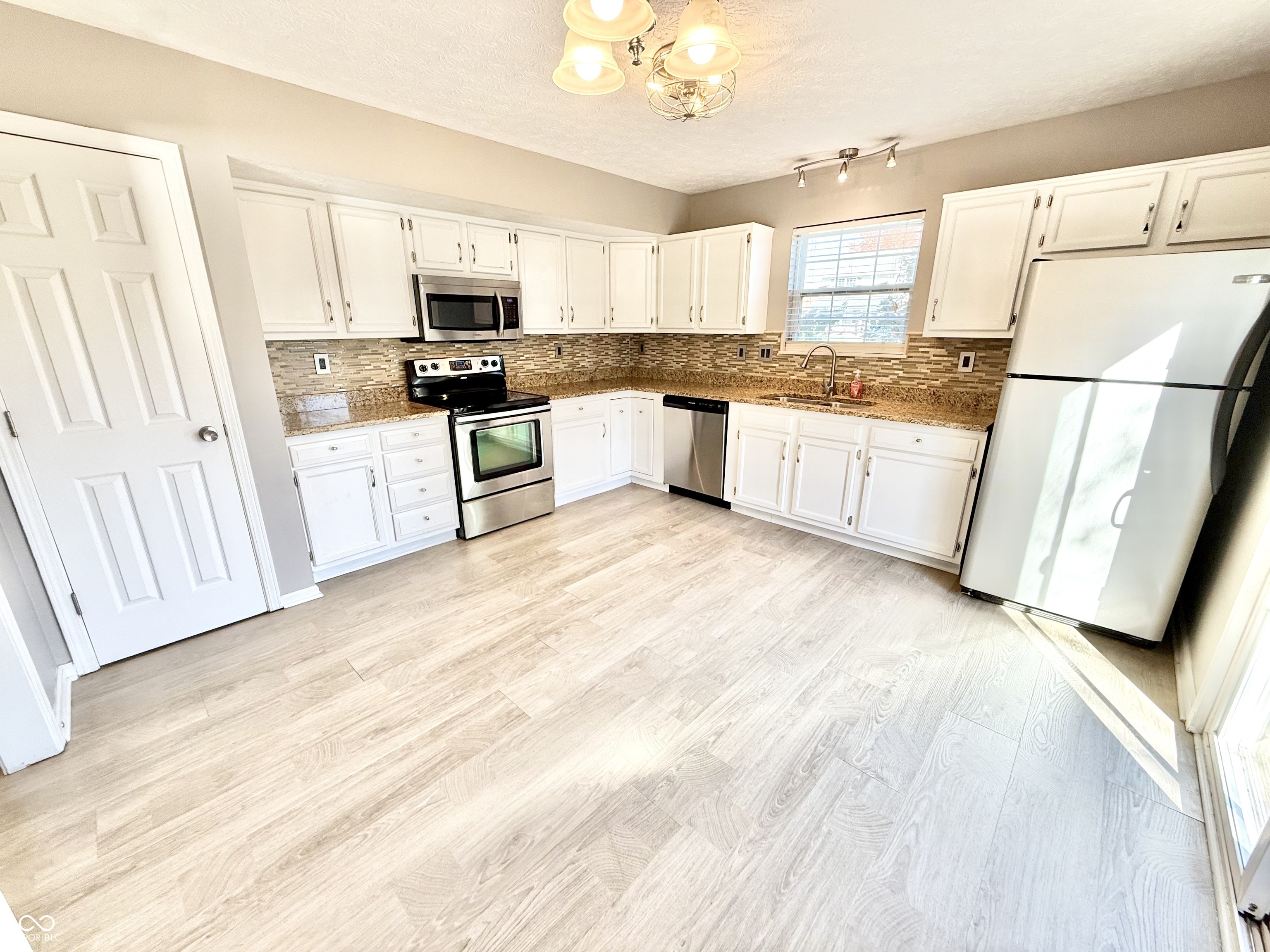 12959 Shandon Lane Fishers, IN 46038 - Photo 15 of 33