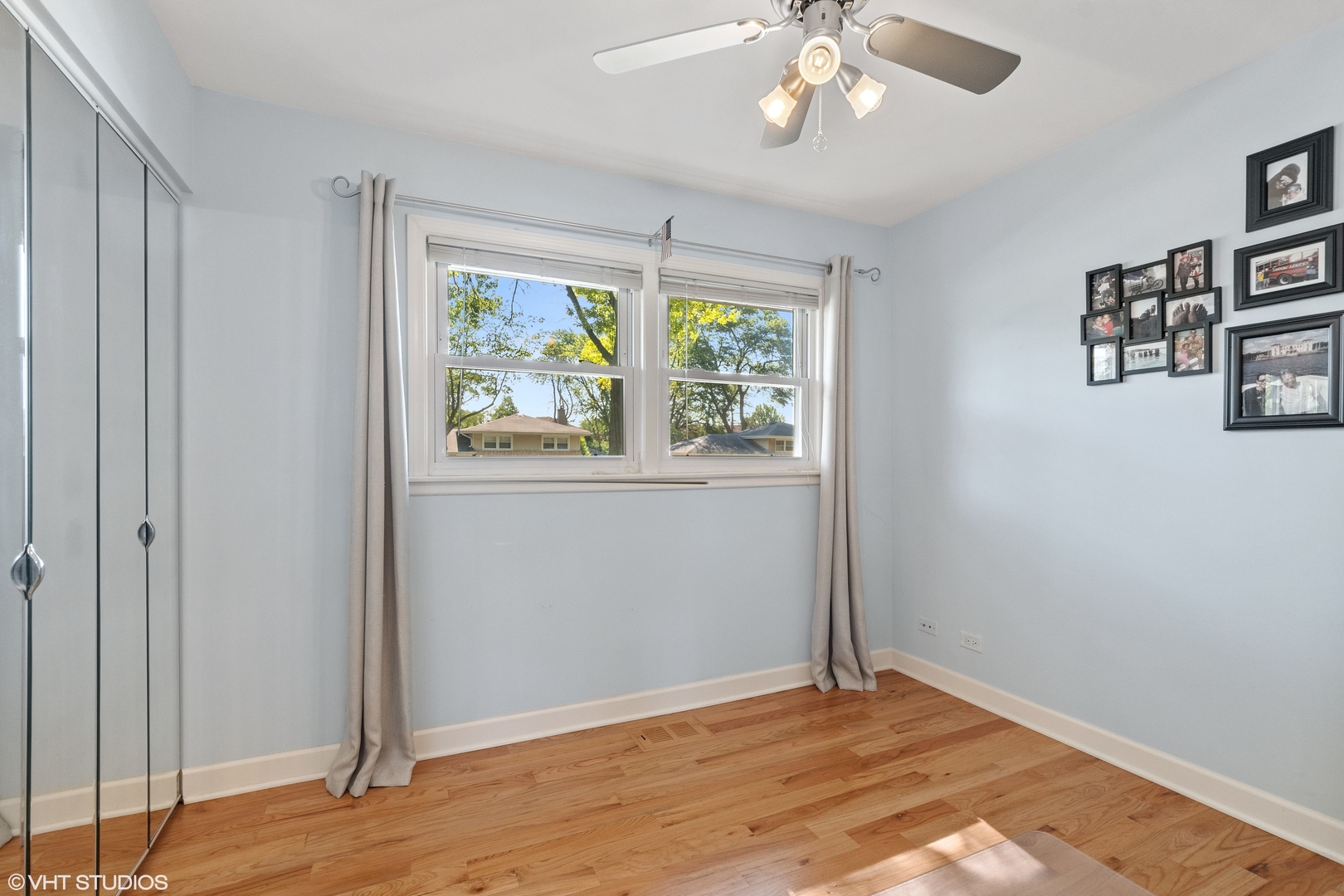 214 Michael Manor Glenview, IL 60025 - Photo 11 of 17