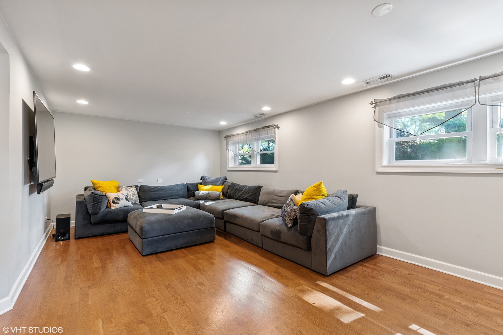 214 Michael Manor Glenview, IL 60025 - Photo 12 of 17