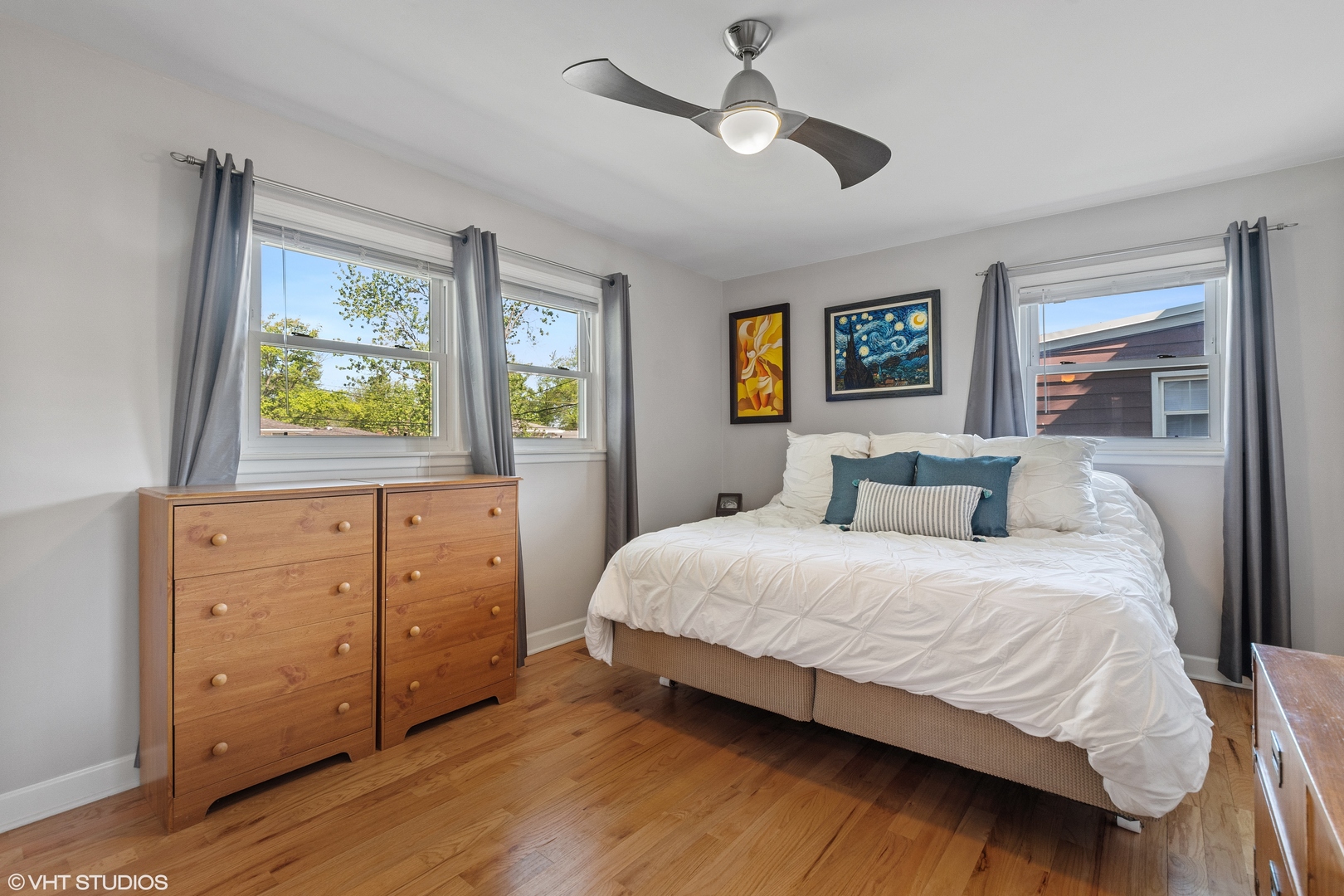 214 Michael Manor Glenview, IL 60025 - Photo 8 of 17