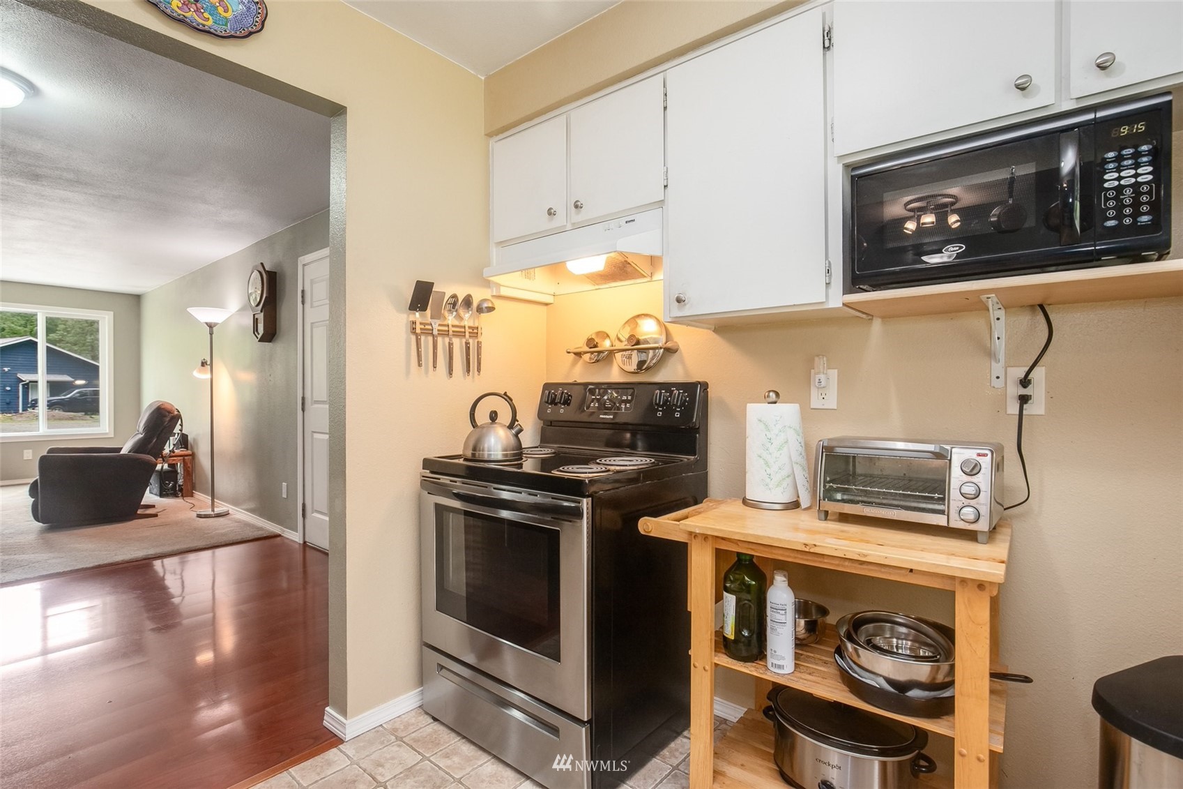 7030 Zangle Road Northeast Olympia, WA 98506 - Photo 9 of 35 Gallery Image 9