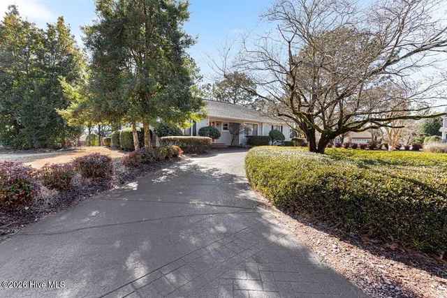$565,000 | 1360 Burning Tree Road, Pinehurst, NC 28374