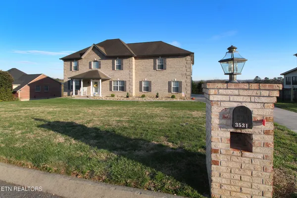 $619,900 | 3531 Hubbs Crossing Lane, Knoxville, TN 37938