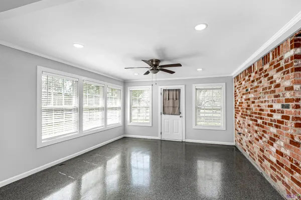 $305,000 | 28675 Red Oak Drive, Walker, LA 70785