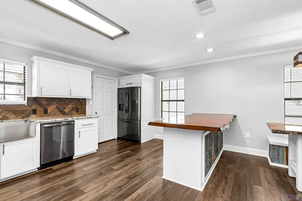 $305,000 | 28675 Red Oak Drive, Walker, LA 70785