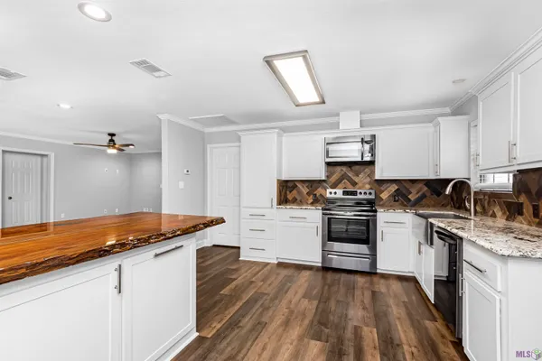 $305,000 | 28675 Red Oak Drive, Walker, LA 70785