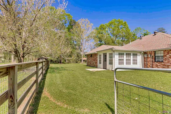 $305,000 | 28675 Red Oak Drive, Walker, LA 70785