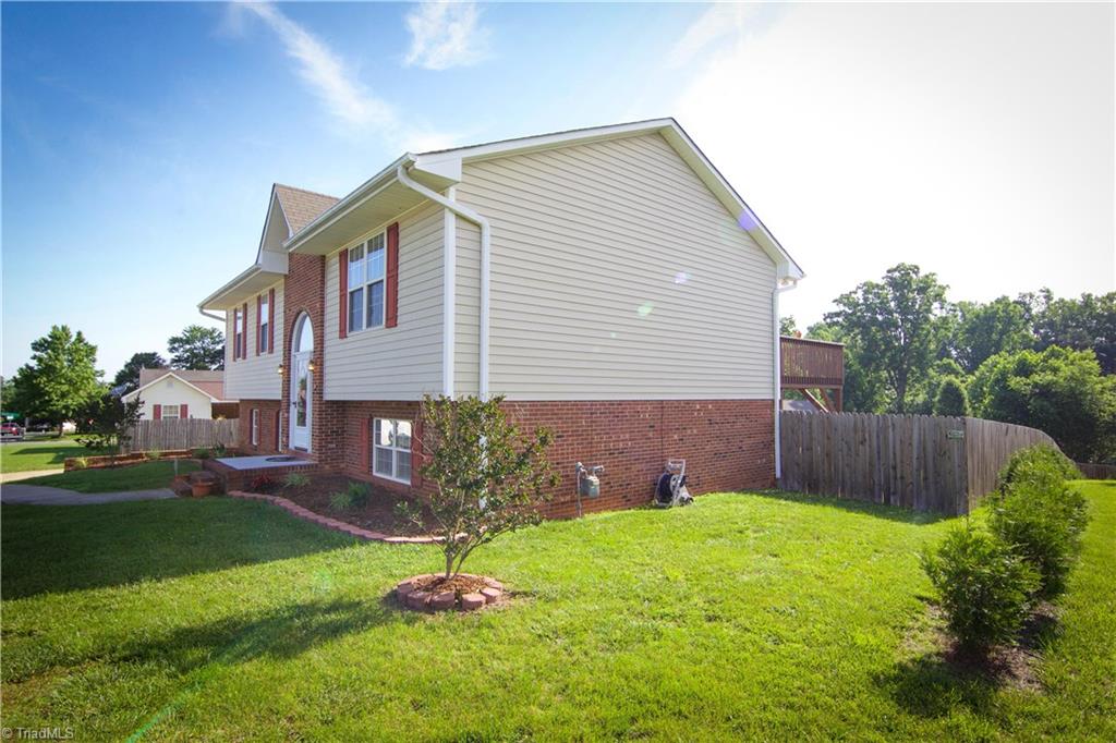 4985 Springhouse Farm Road Winston-Salem, NC 27107 - Photo 2 of 30 Gallery Image 2