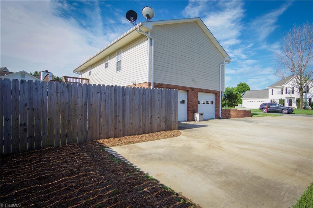 4985 Springhouse Farm Road Winston-Salem, NC 27107 - Photo 6 of 30 Gallery Image 6
