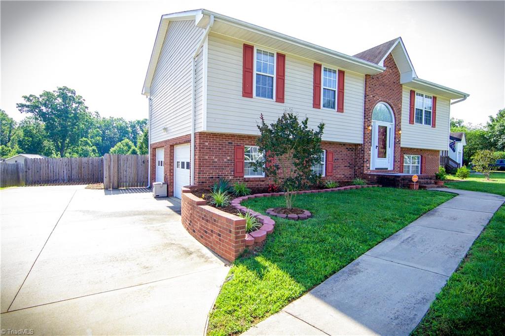 4985 Springhouse Farm Road Winston-Salem, NC 27107 - Photo 7 of 30 Gallery Image 7