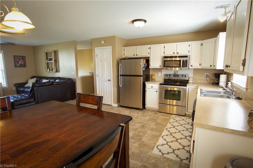 4985 Springhouse Farm Road Winston-Salem, NC 27107 - Photo 10 of 30 Gallery Image 10