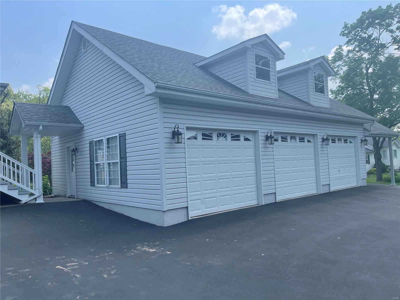 957 Forder Road St. Louis, MO 63129 - Photo 2 of 4 Gallery Image 2