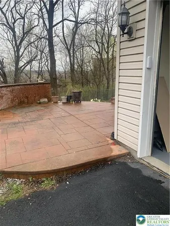 $2,500 | 525 South New Street, Nazareth, PA 18064