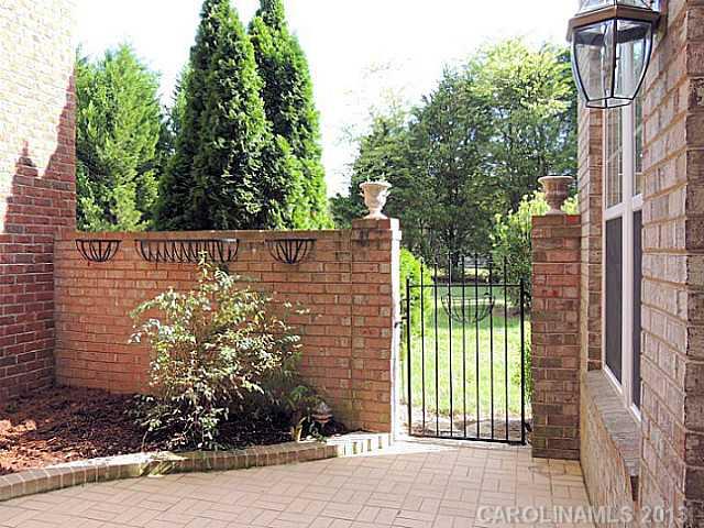 6367 Wakehurst Road Charlotte, NC 28226 - Photo 13 of 16