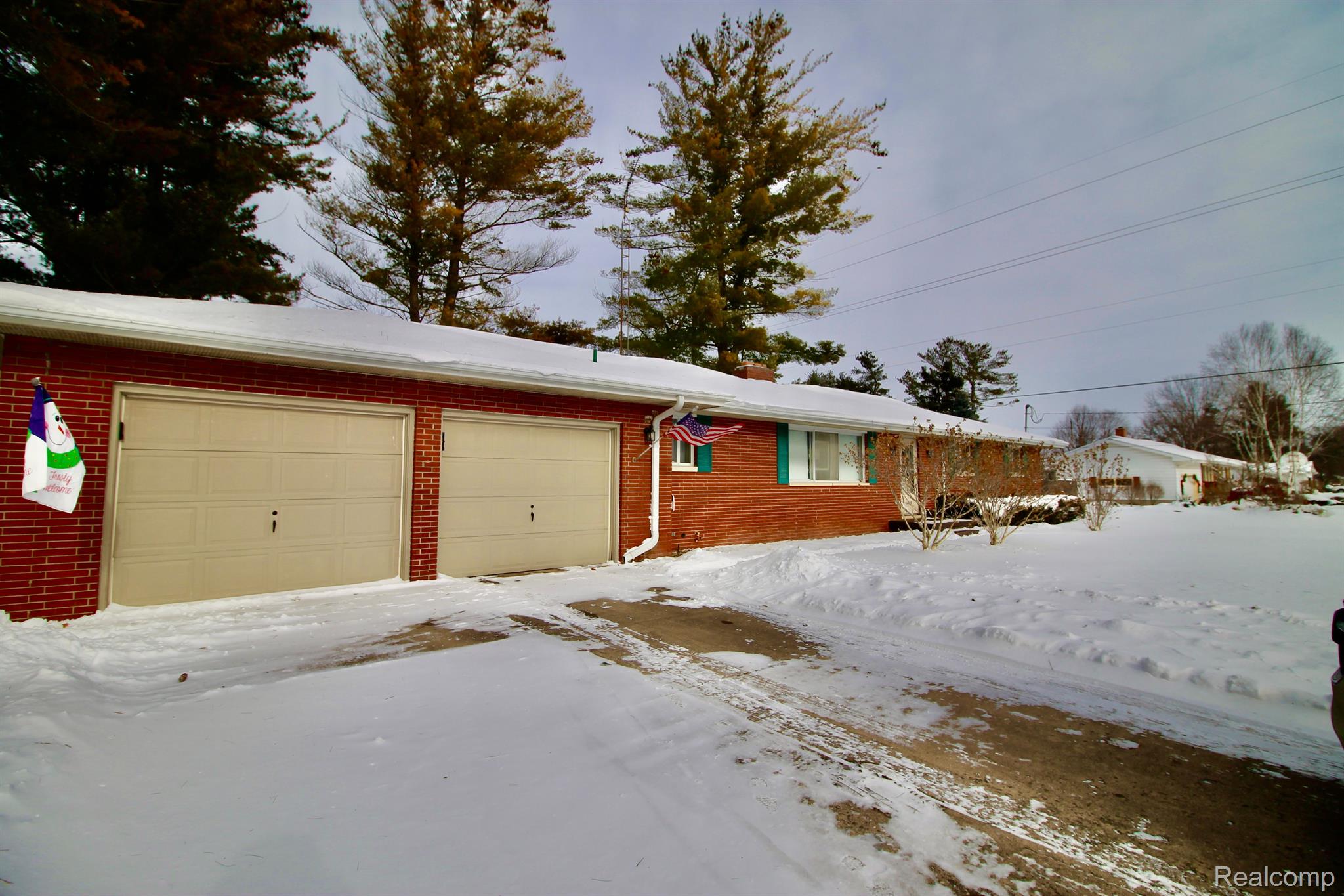 11035 North Evergreen Road Birch Run, MI 48415 - Photo 2 of 25 Gallery Image 2