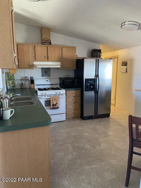 25845 North Big Springs Ranch Road Paulden, AZ 86334 - Photo 10 of 26 KITCHEN Counter IMG_1453