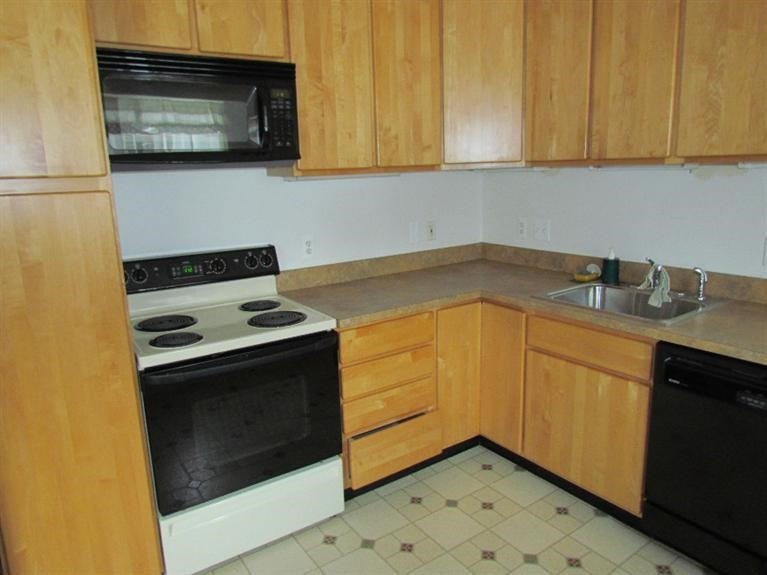 25735 Code Road Southfield, MI 48033 - Photo 3 of 10 Photo 3