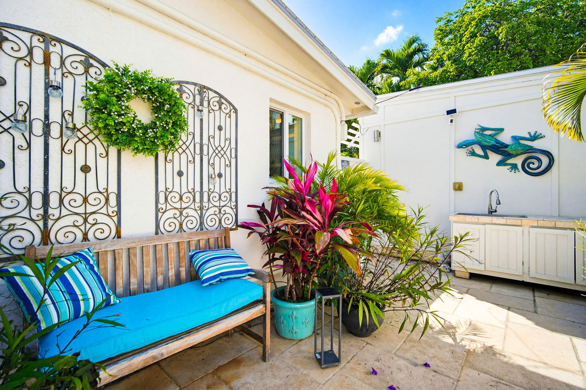 1230 5th Street Key West, FL 33040 - Photo 42 of 63 Entry Courtyard