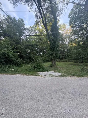 $25,900 | 9017 Crest Drive, Fairview Heights, IL 62208