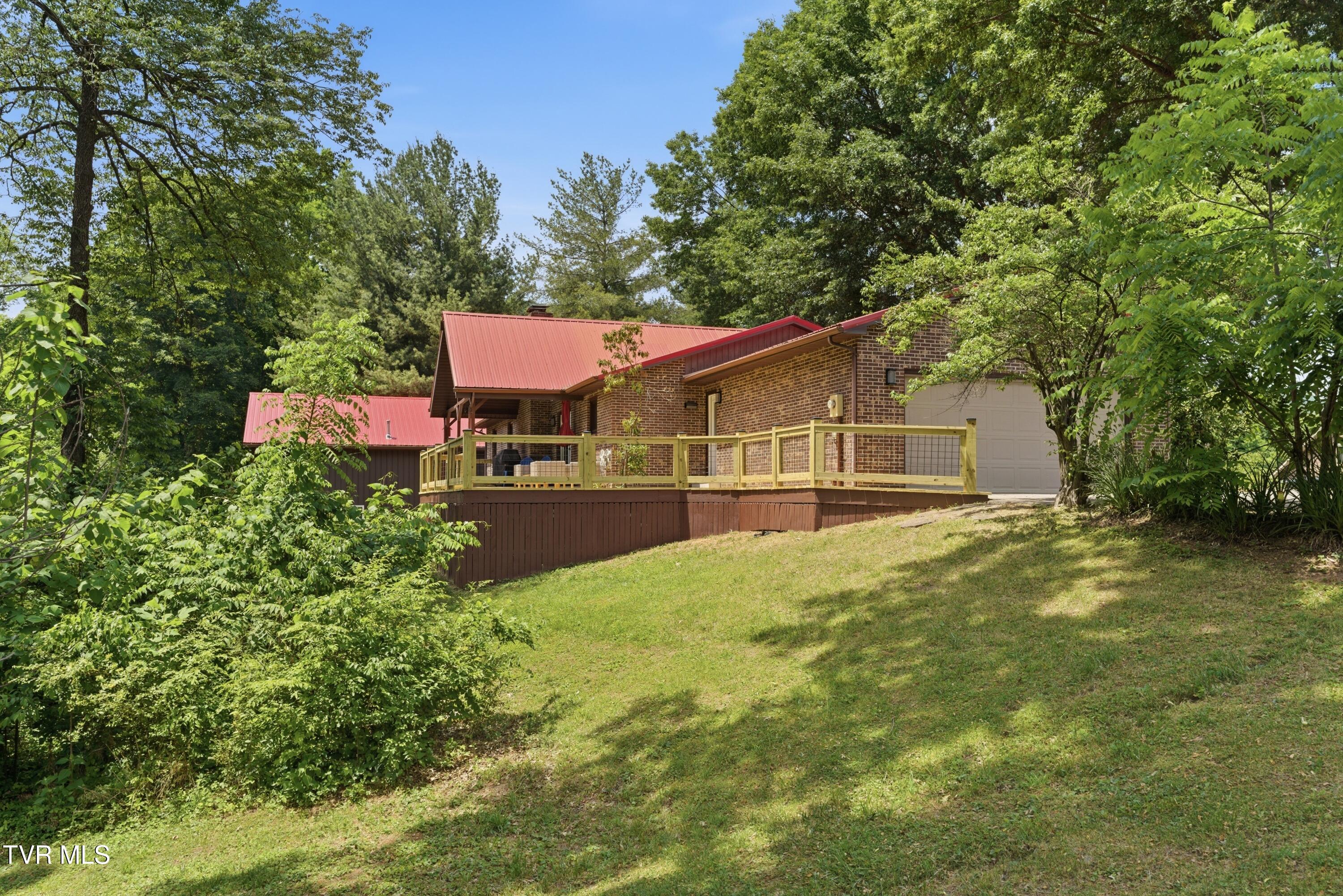 205 Spring Valley Road Unicoi, TN 37692 - Photo 4 of 38 DSC01454