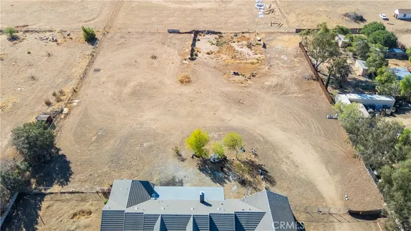 a view of yard with seating space