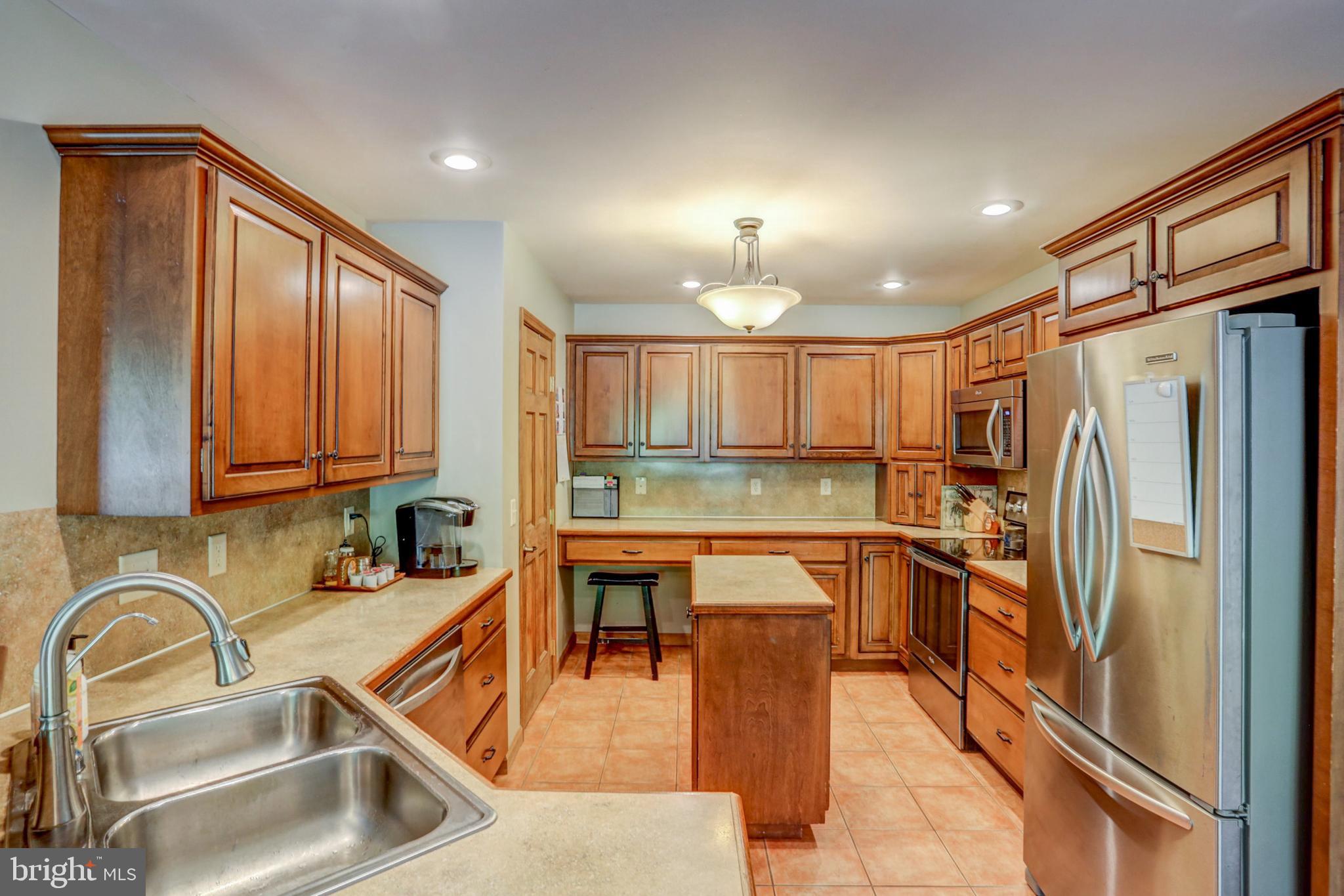 180 Bran Road Sinking Spring, PA 19608 - Photo 30 of 54 Kitchen