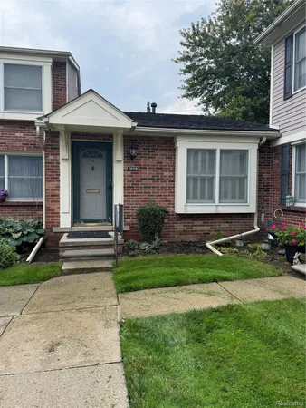 $66,500 | 10110 Great Oaks Circle South, Unit 178, Clinton Township, MI 48036