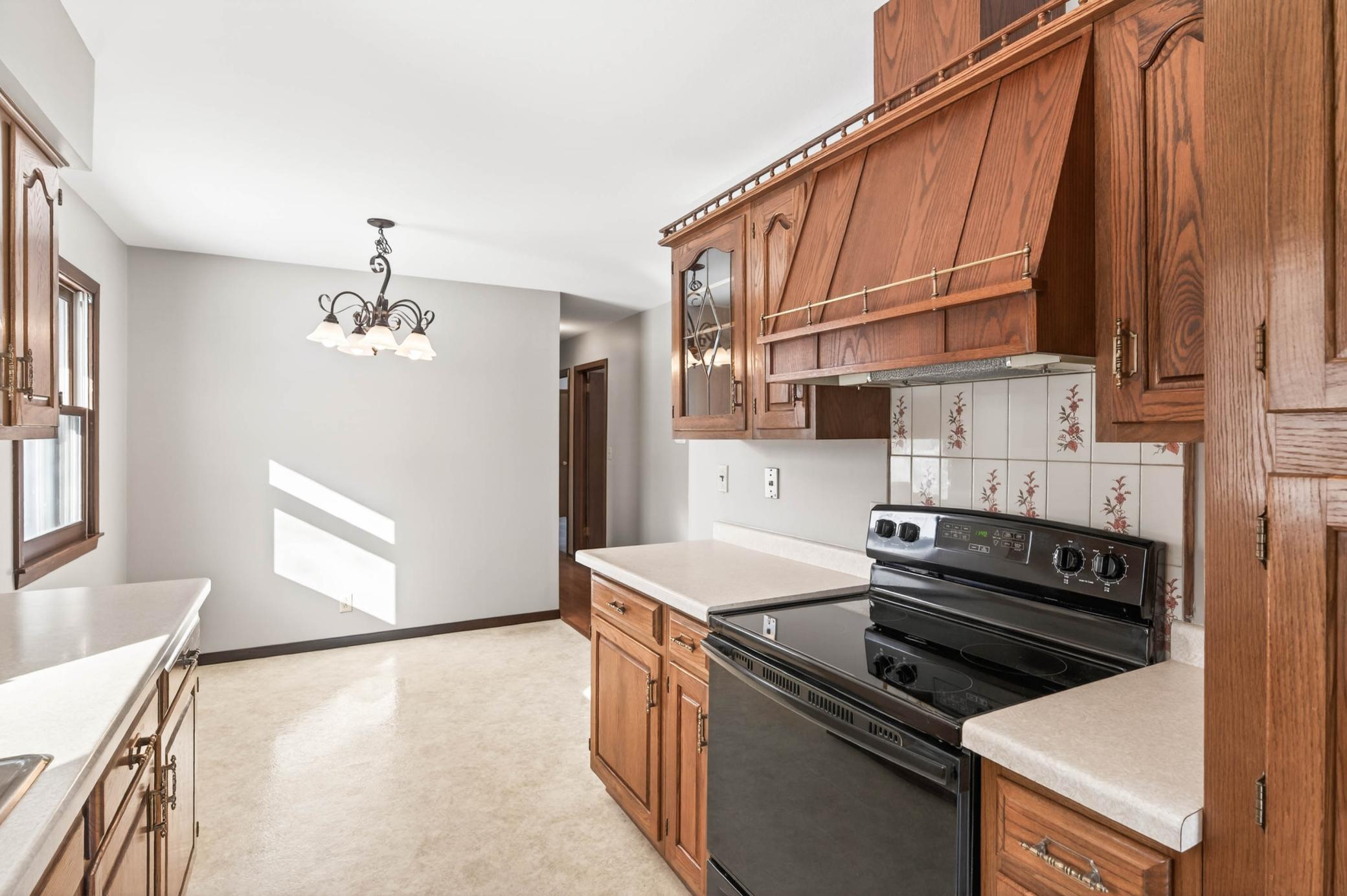 6381 Rath Drive Woodbury, MN 55125 - Photo 11 of 25