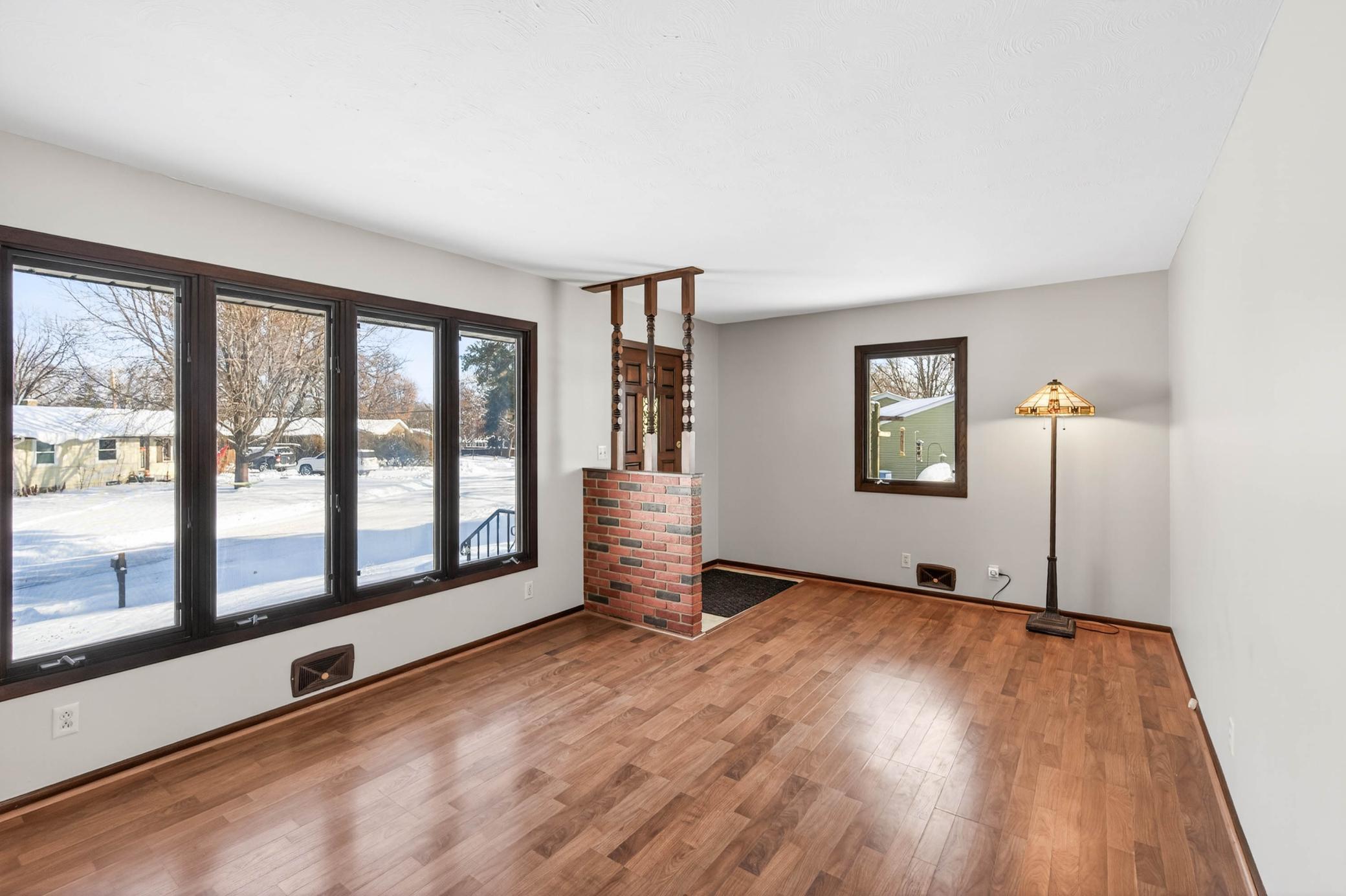 6381 Rath Drive Woodbury, MN 55125 - Photo 4 of 25