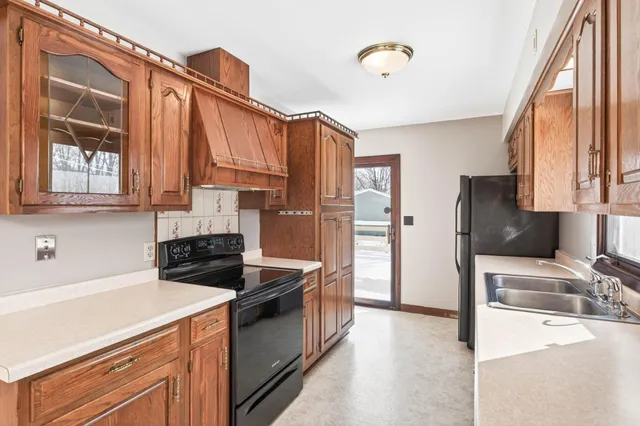 $339,900 | 6381 Rath Drive, Woodbury, MN 55125