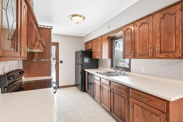 $339,900 | 6381 Rath Drive, Woodbury, MN 55125