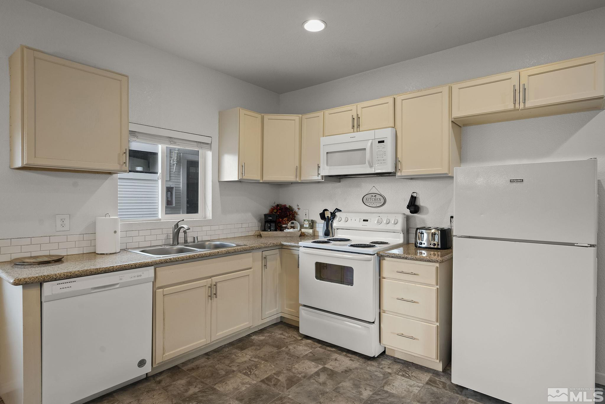 121 Caliente Street Reno, NV 89509 - Photo 6 of 11 Photo 6
